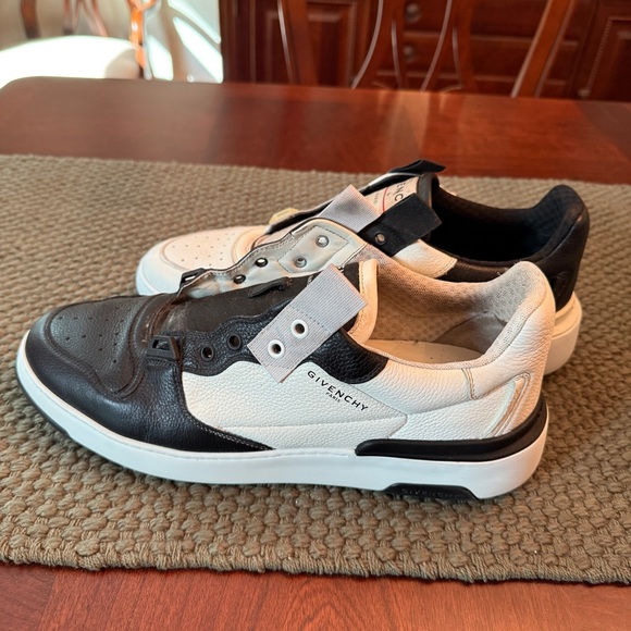 Givenchy Men's Wing Leather Sneakers - Picture 2 of 7